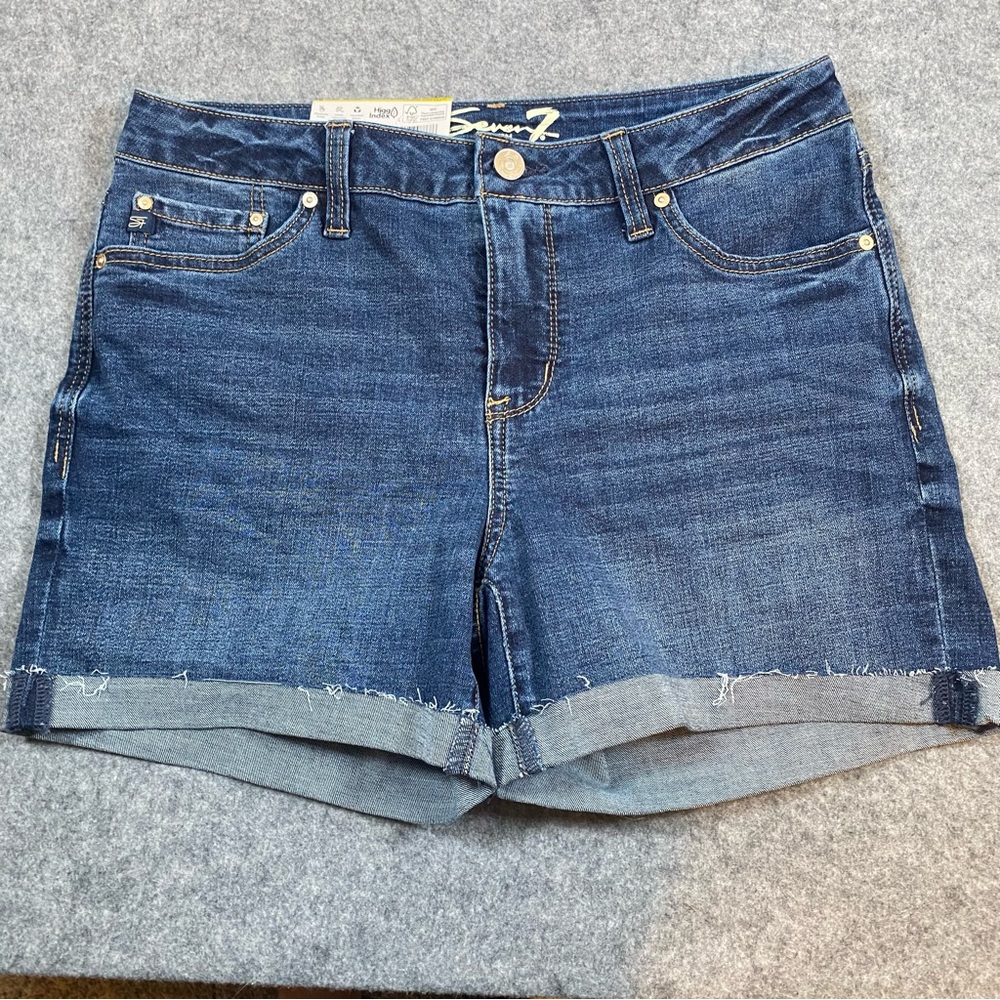 NWT Seven7 Weekend Cuffed Hem Denim Jean Shorts Womens Size 8